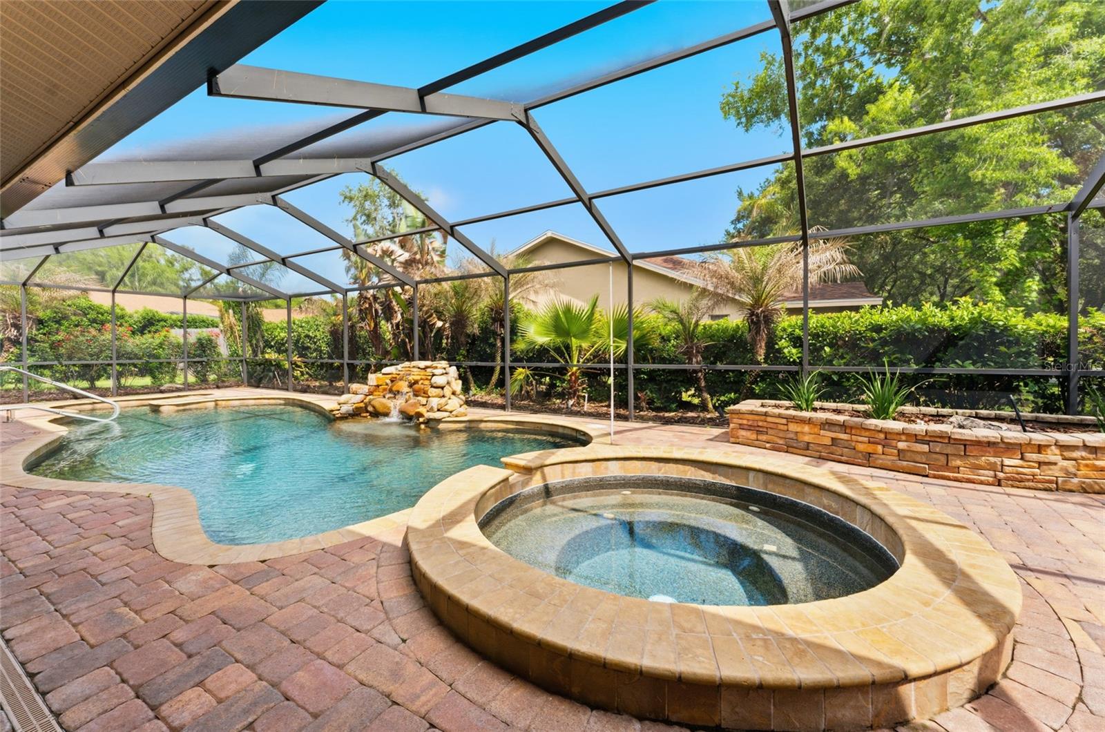 TB8499634