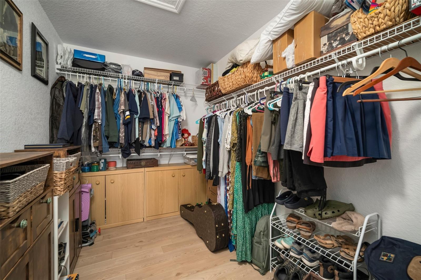 Walk-in Closet