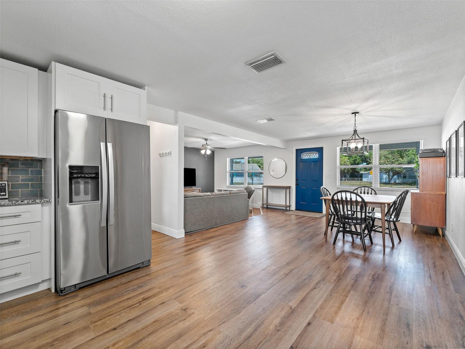 The floorpan flows seamlessly from room to room