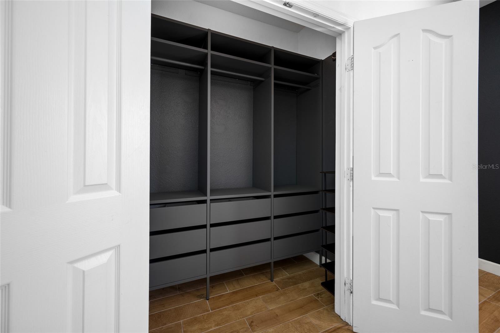 Custom Closet Organizer
