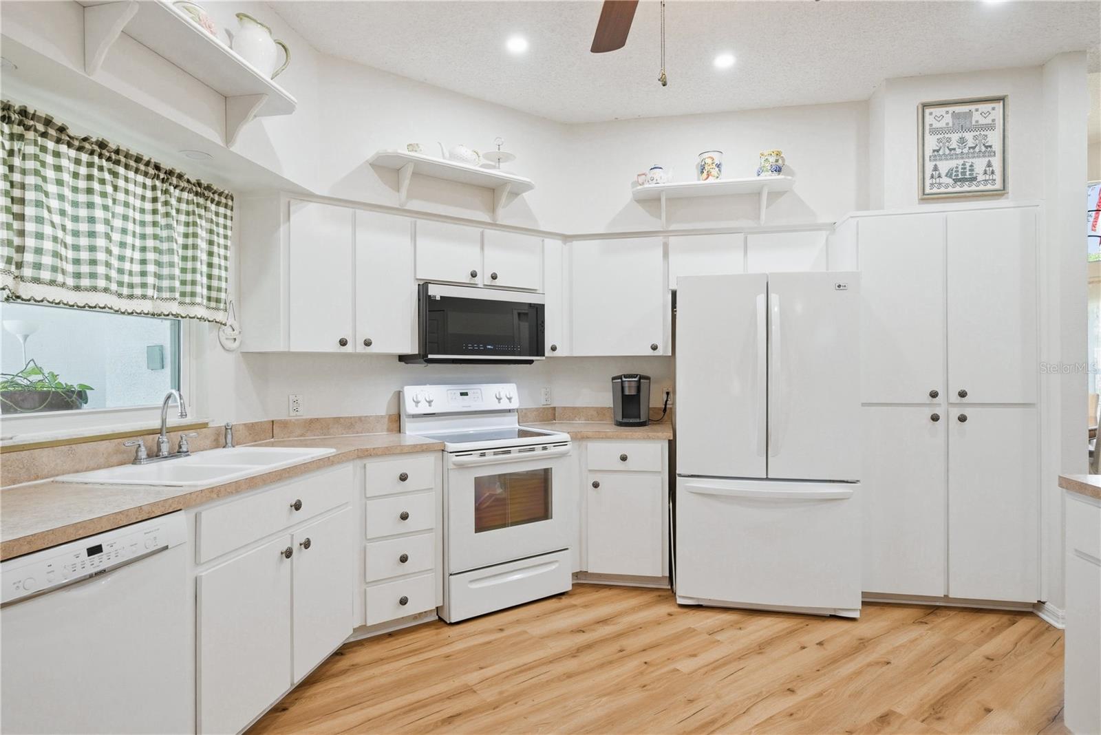 Lots of cabinet space in the Kitchen!