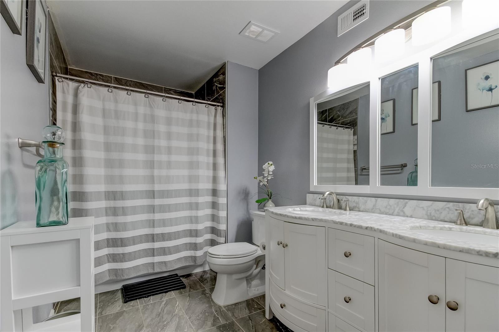 Primary En Suite Bath