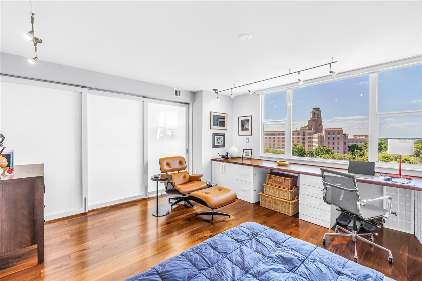 Bedroom with the Raydoor sliding door system closed to the living area