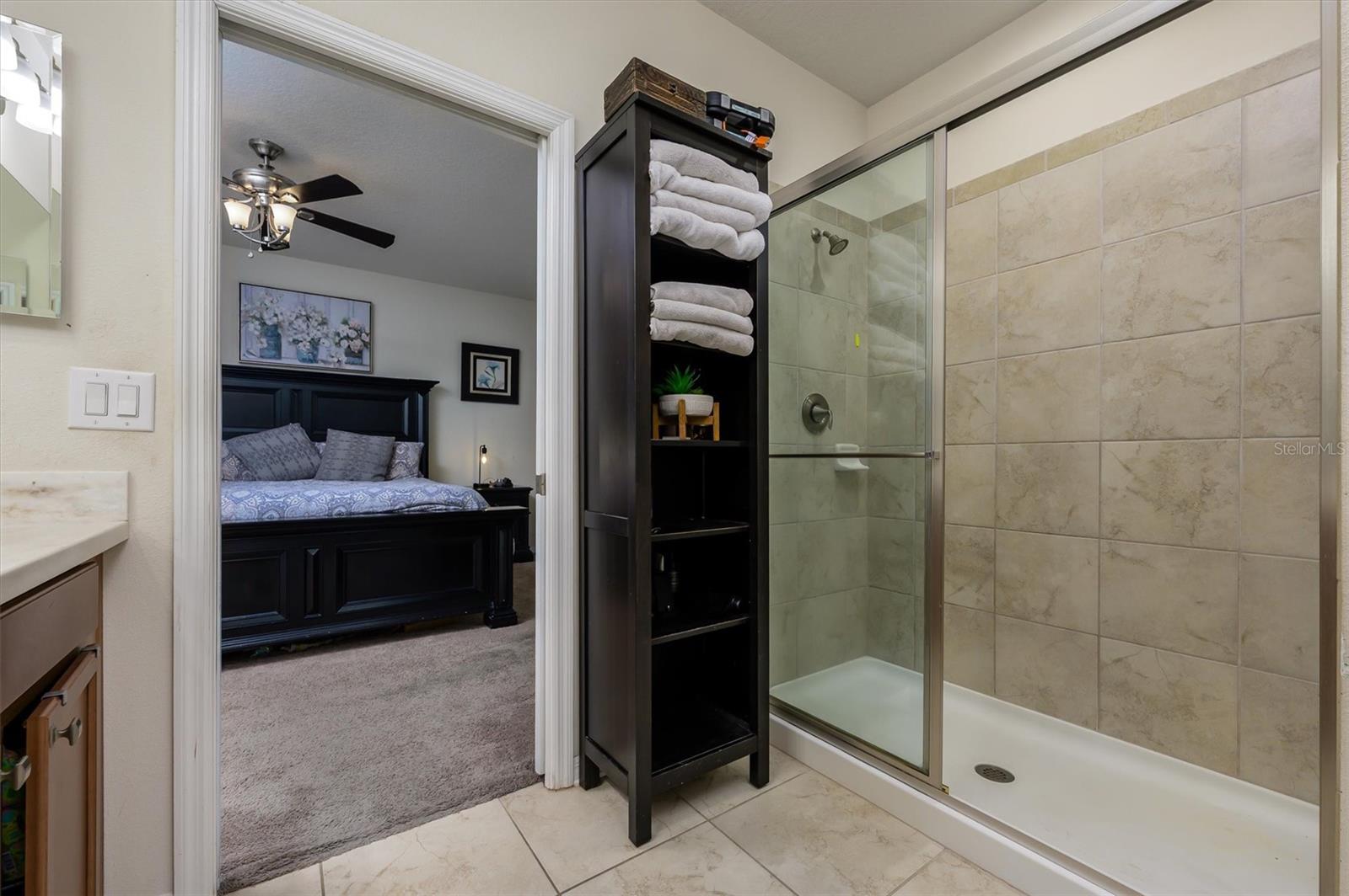 Main bathroom with shower