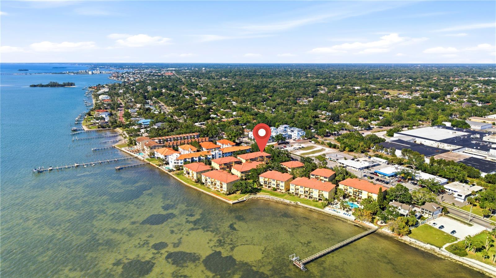 4 mi to Honeymoon Island or 1/2 mile to Downtown Dunedin