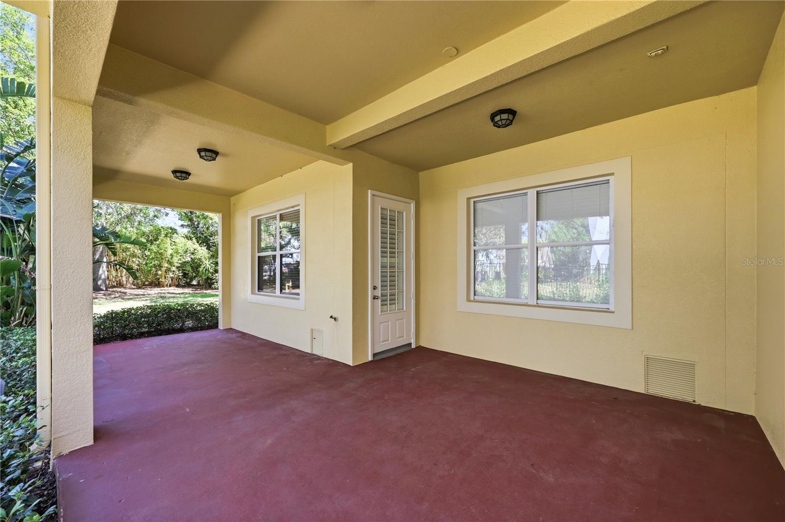 Large 1st Floor Outdoor Patio! Bring the grill!