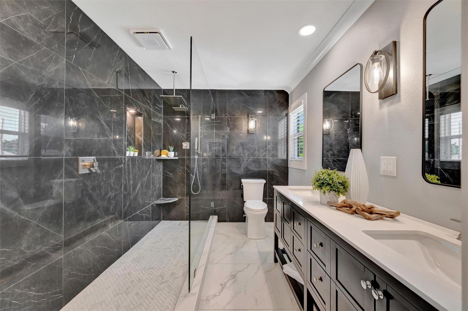 The En-suite bathroom