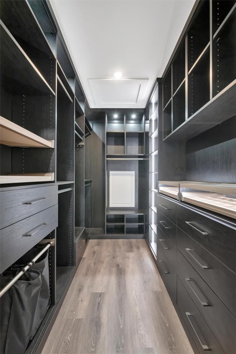 Master Bedroom Built In Closet