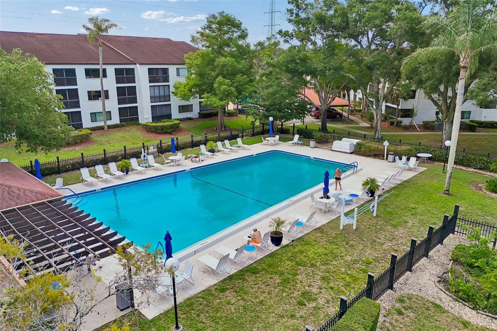 Pool & Clubhouse