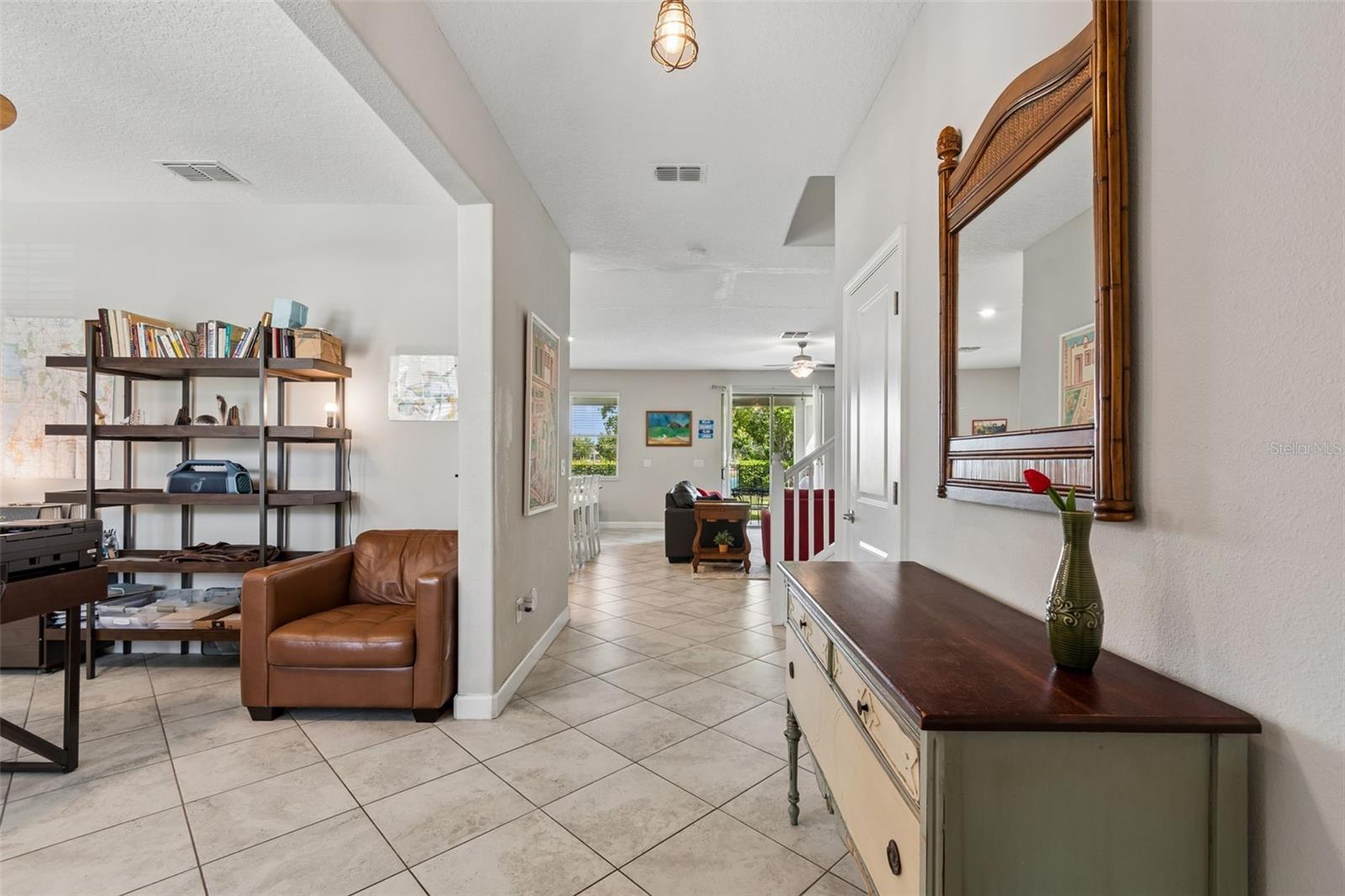 Office/den to left of foyer