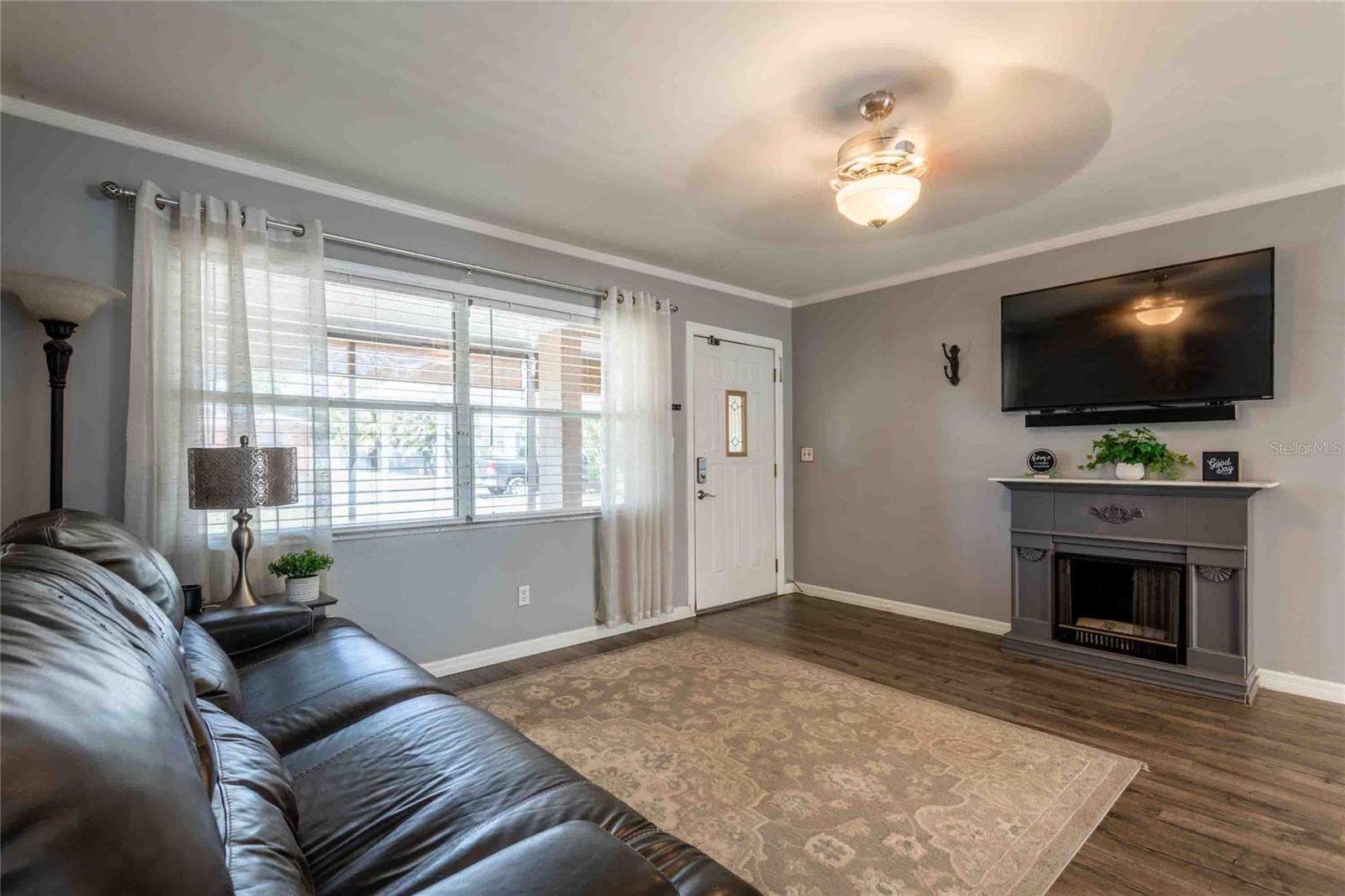 Another view of the great room.