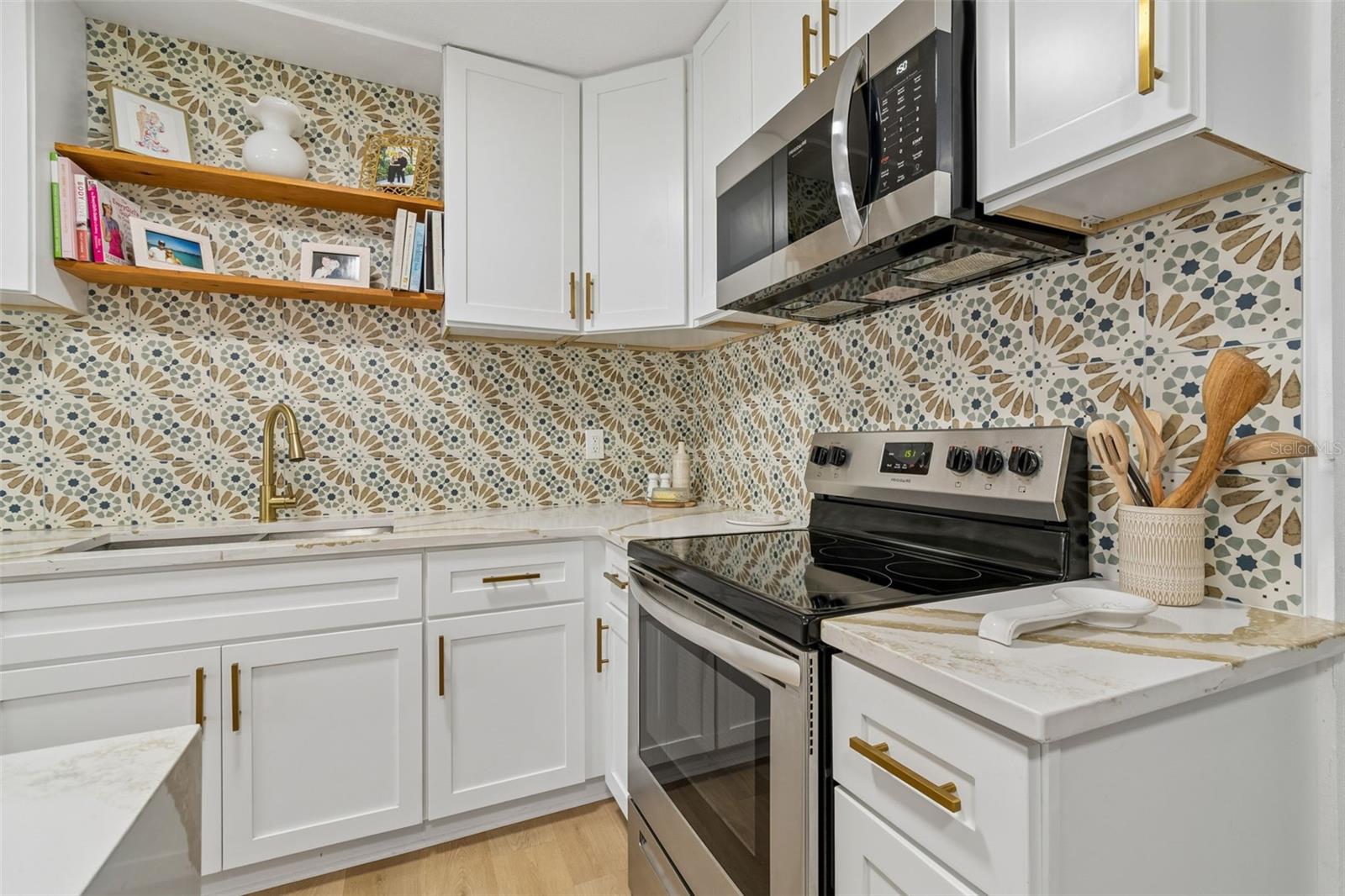 Kitchen w/Stainless Steel Appliances