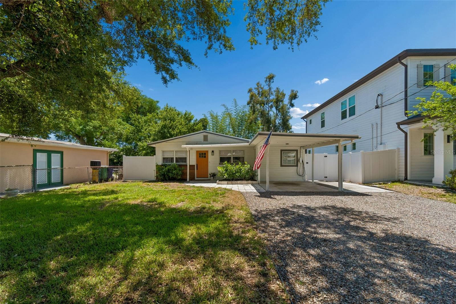 Front Exterior w/Gravel Driveway