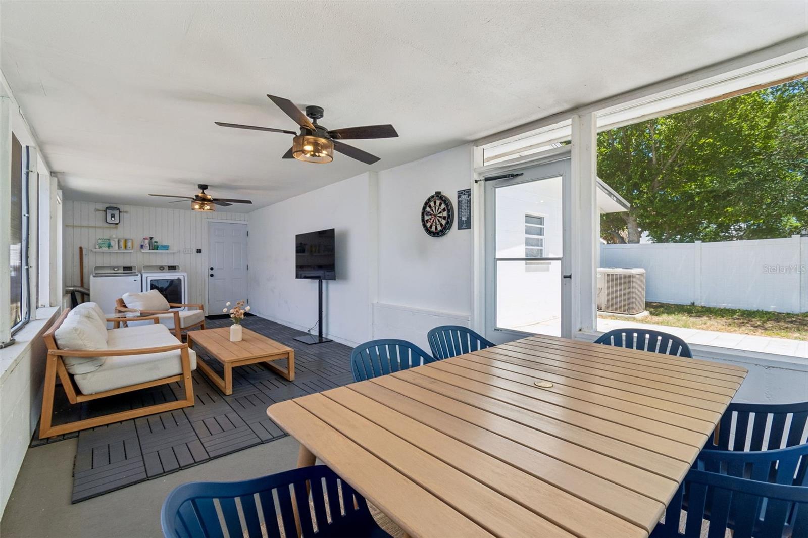 Eating Area on Lanai