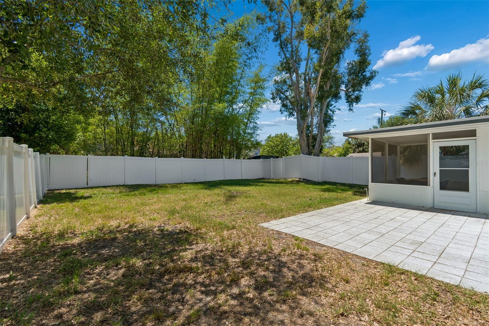 Huge Backyard w/Paver Patio