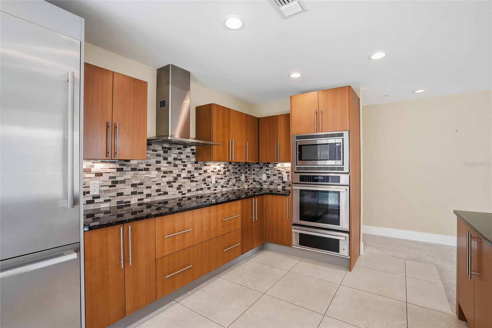 Top Quality Appliances and Backsplash