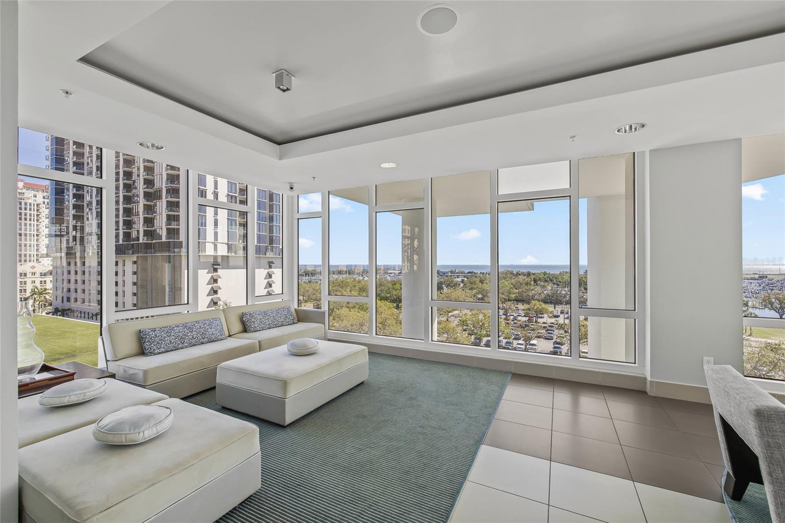 7th Floor Club Room with Bay Views