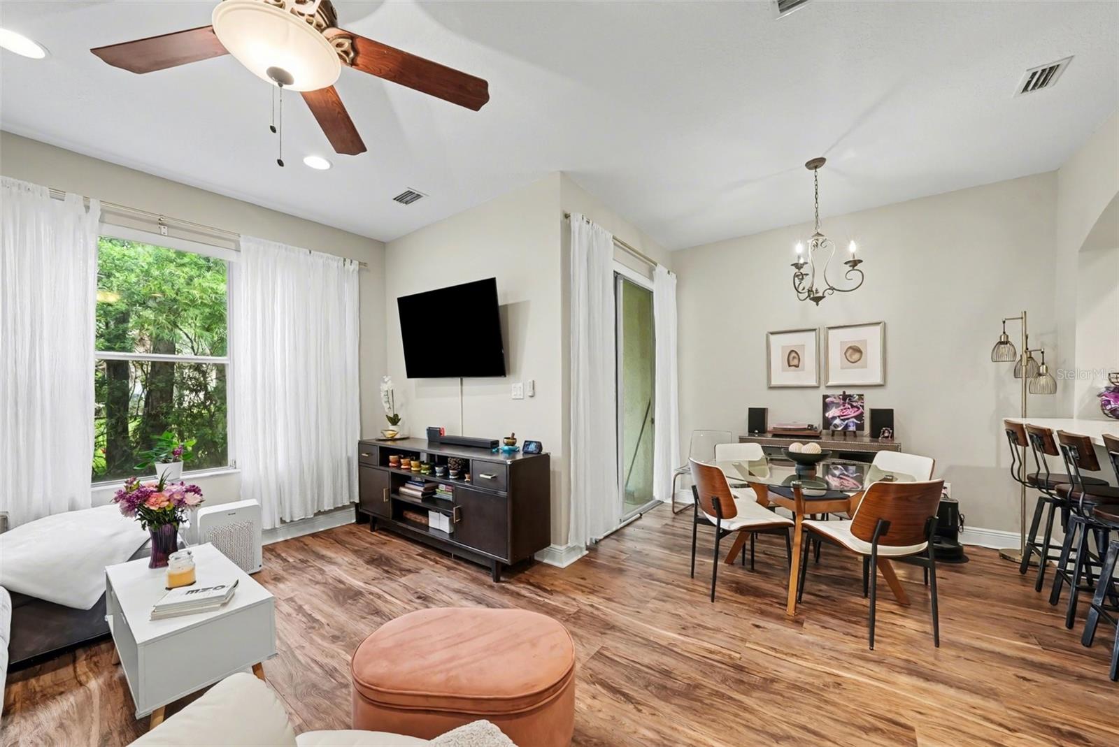 Living & Dining room