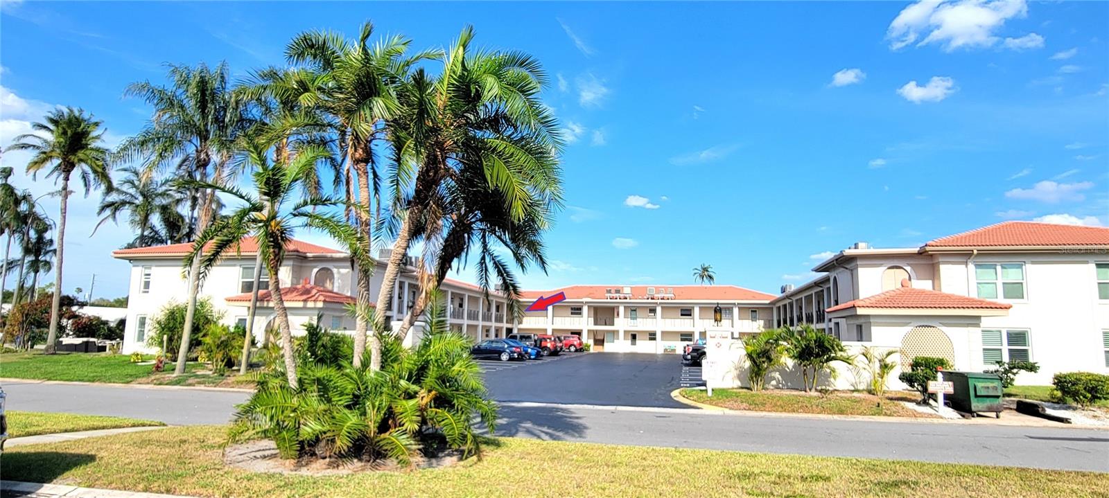 The condo building and community are very well maintained!