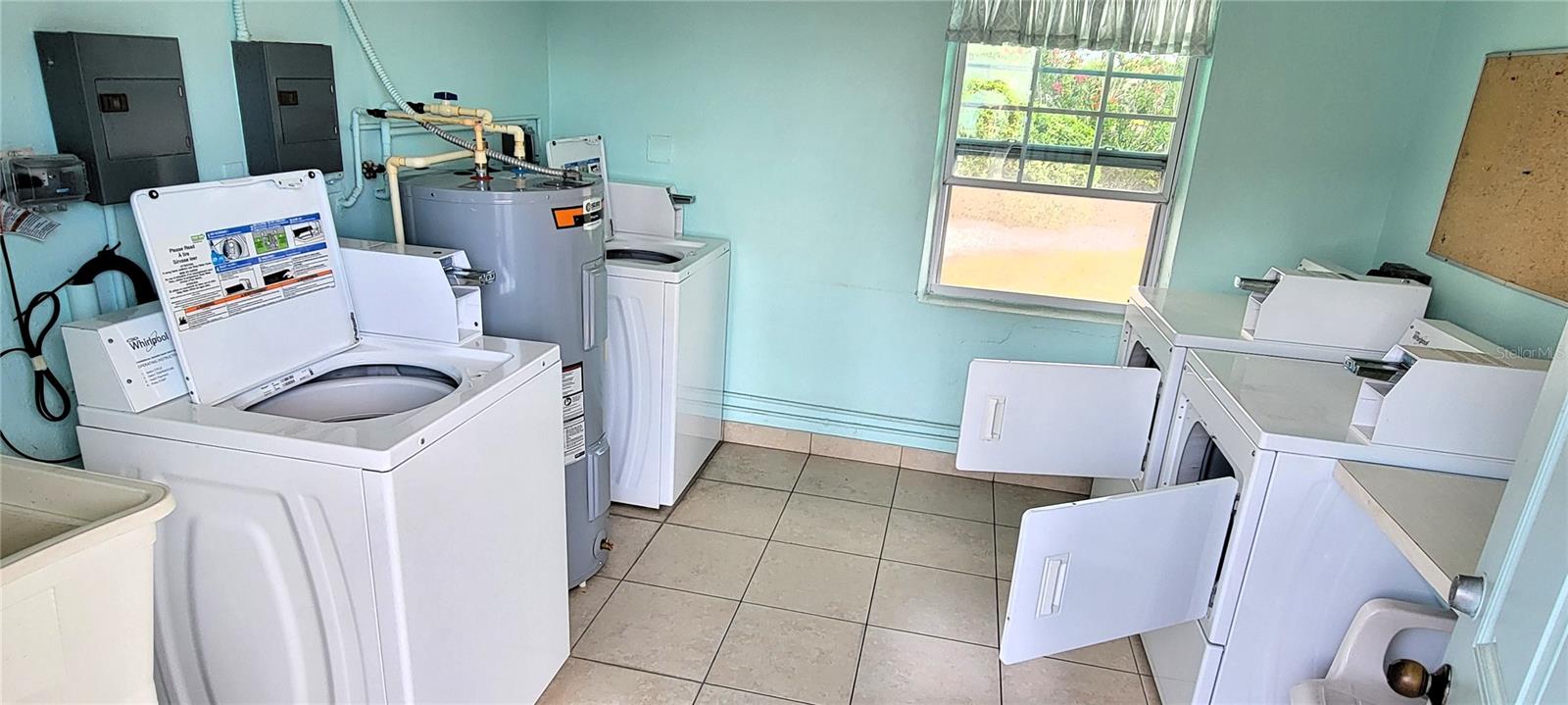 Plenty Of Clean Laundry Machines