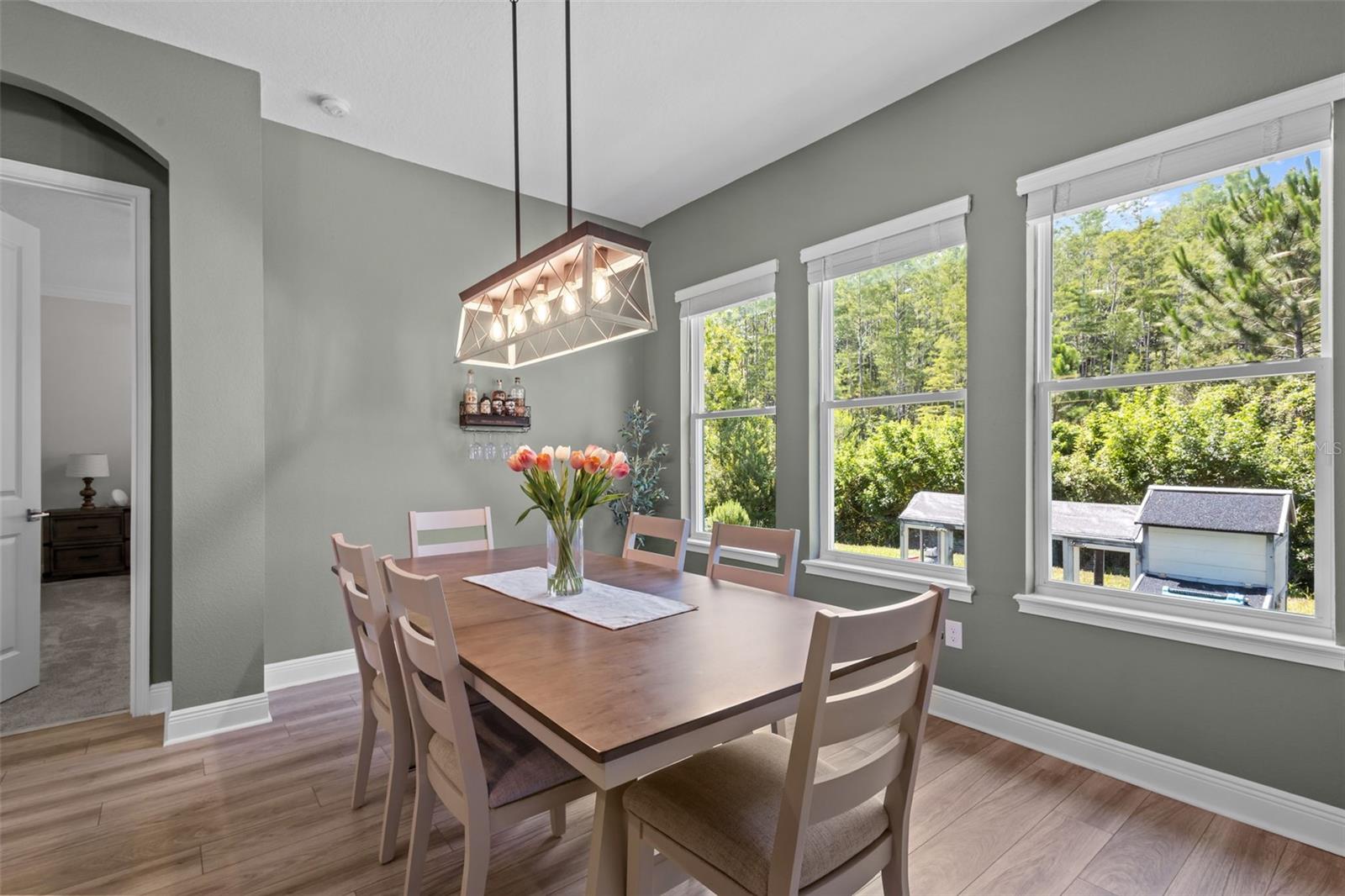 Open dining space with an easy connection to both the kitchen and living room.