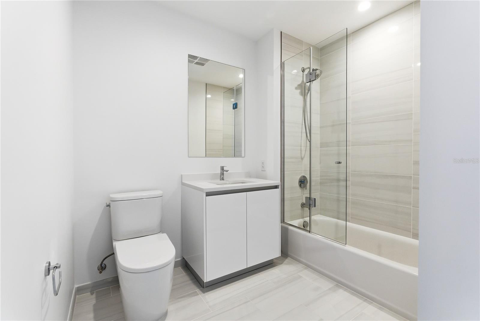 Guest Bath, Spa Finishes