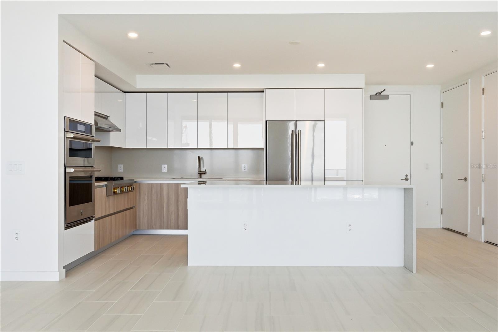 Chef's Kitchen, Quartz Throughout