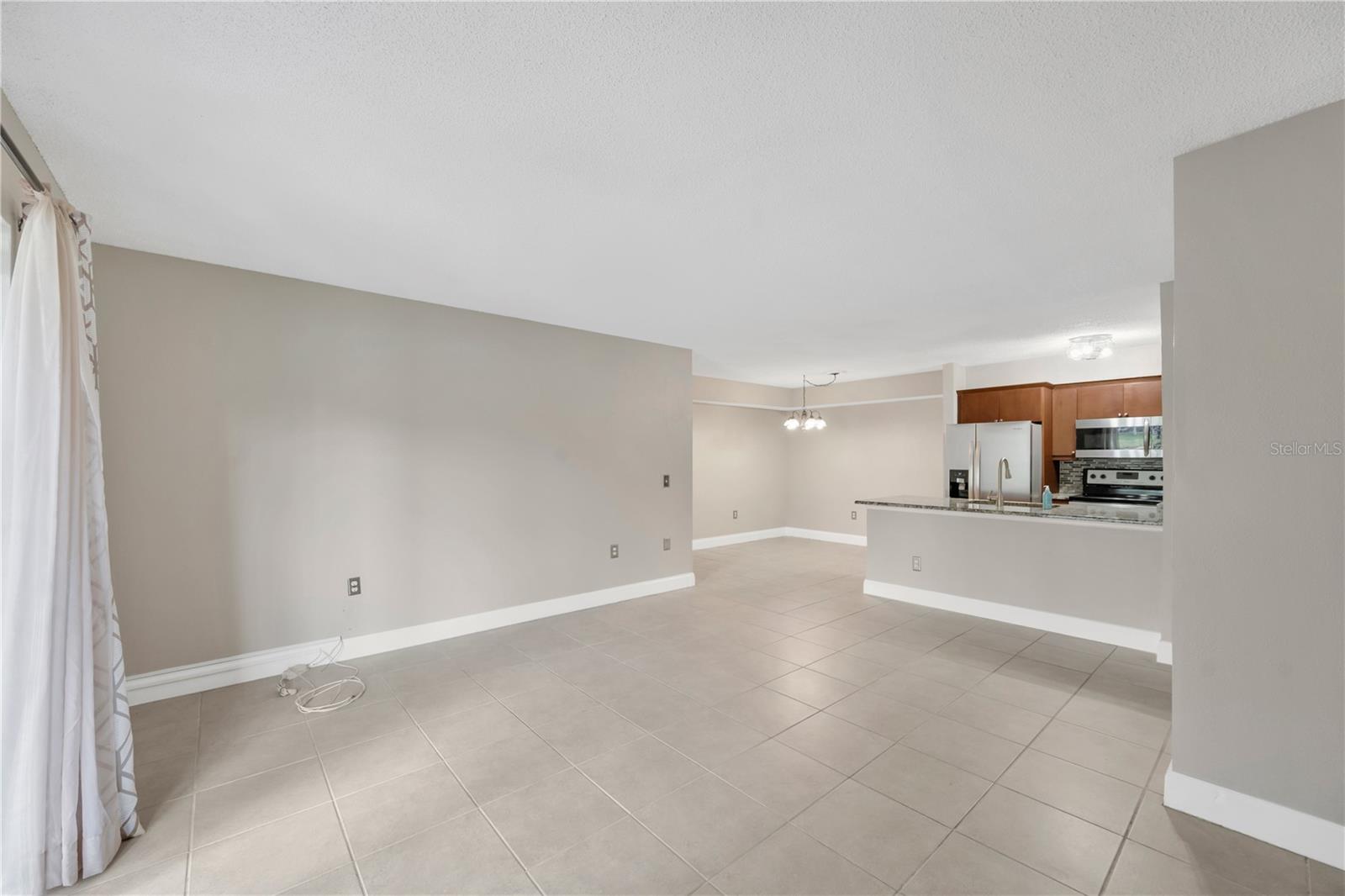 Great Rm to Kitchen, DR