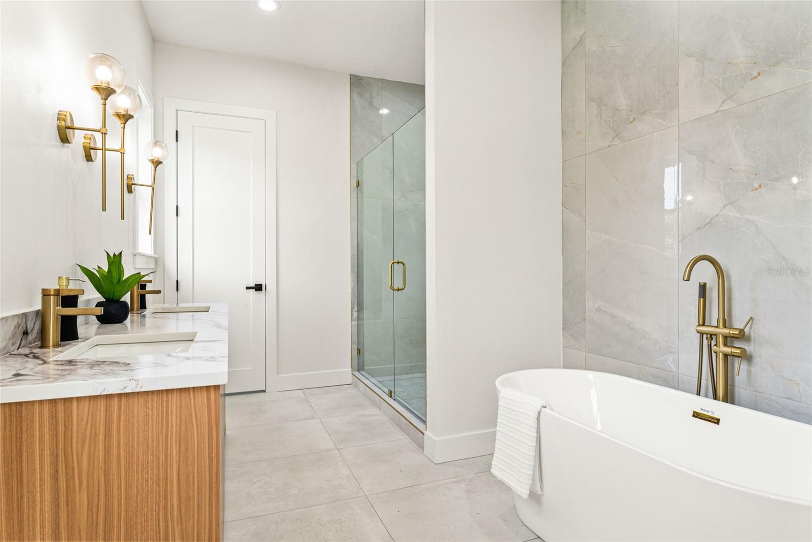 Primary bedroom ensuite bath