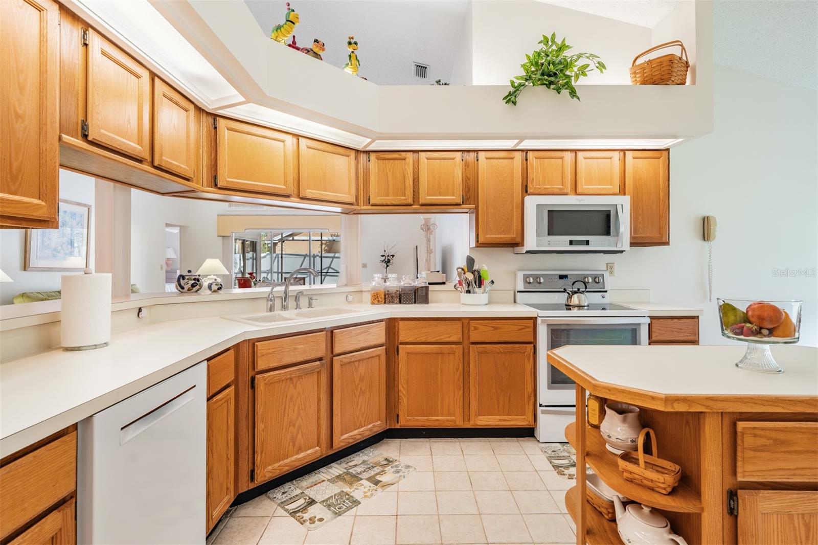 Spacious and Open Kitchen, Ceiling Fan