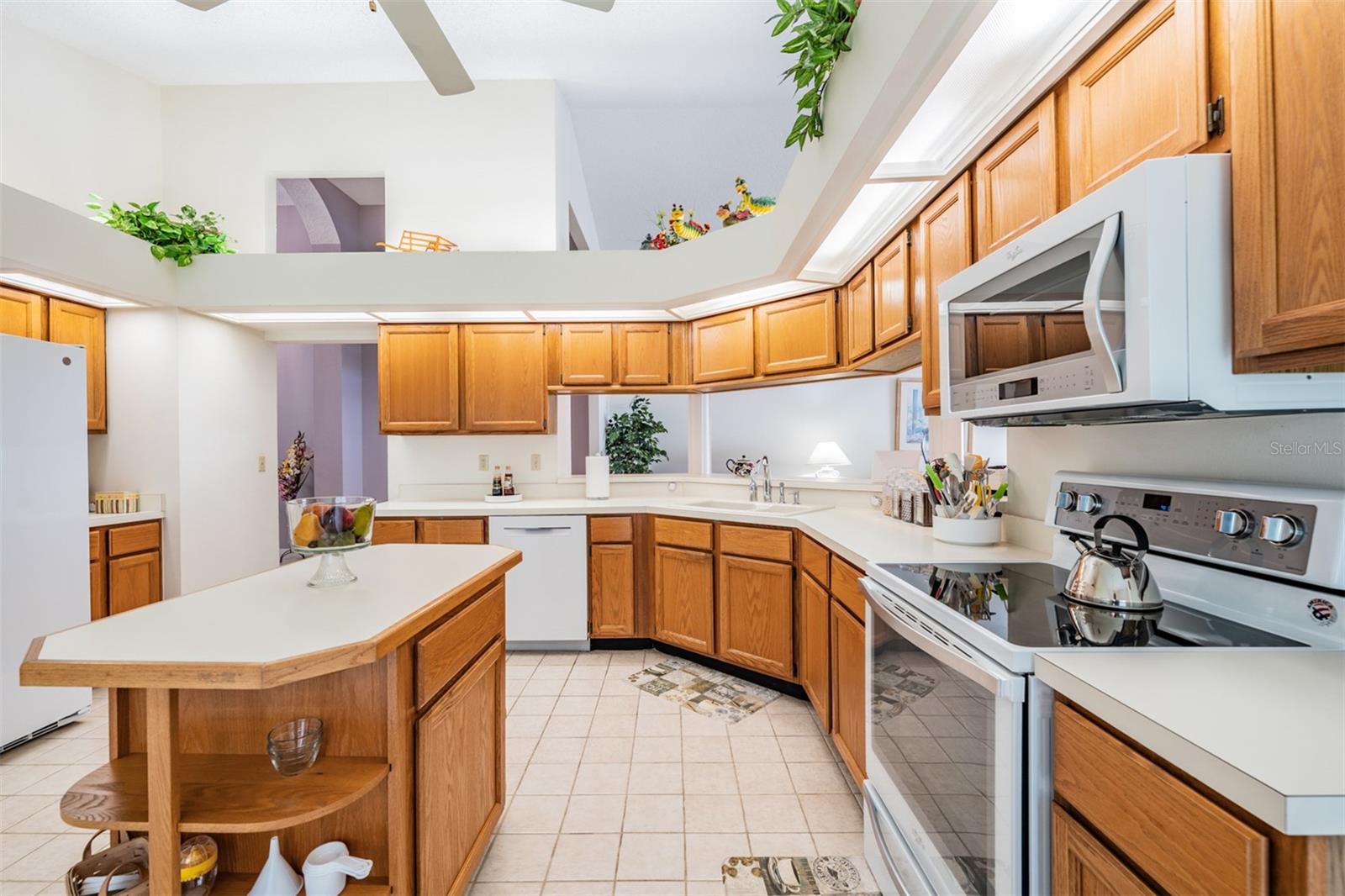 Spacious and Open Kitchen, Ceiling Fan