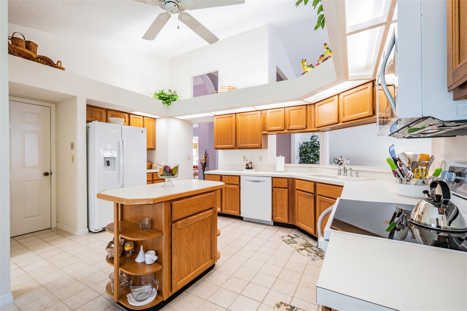 Spacious and Open Kitchen, Ceiling Fan