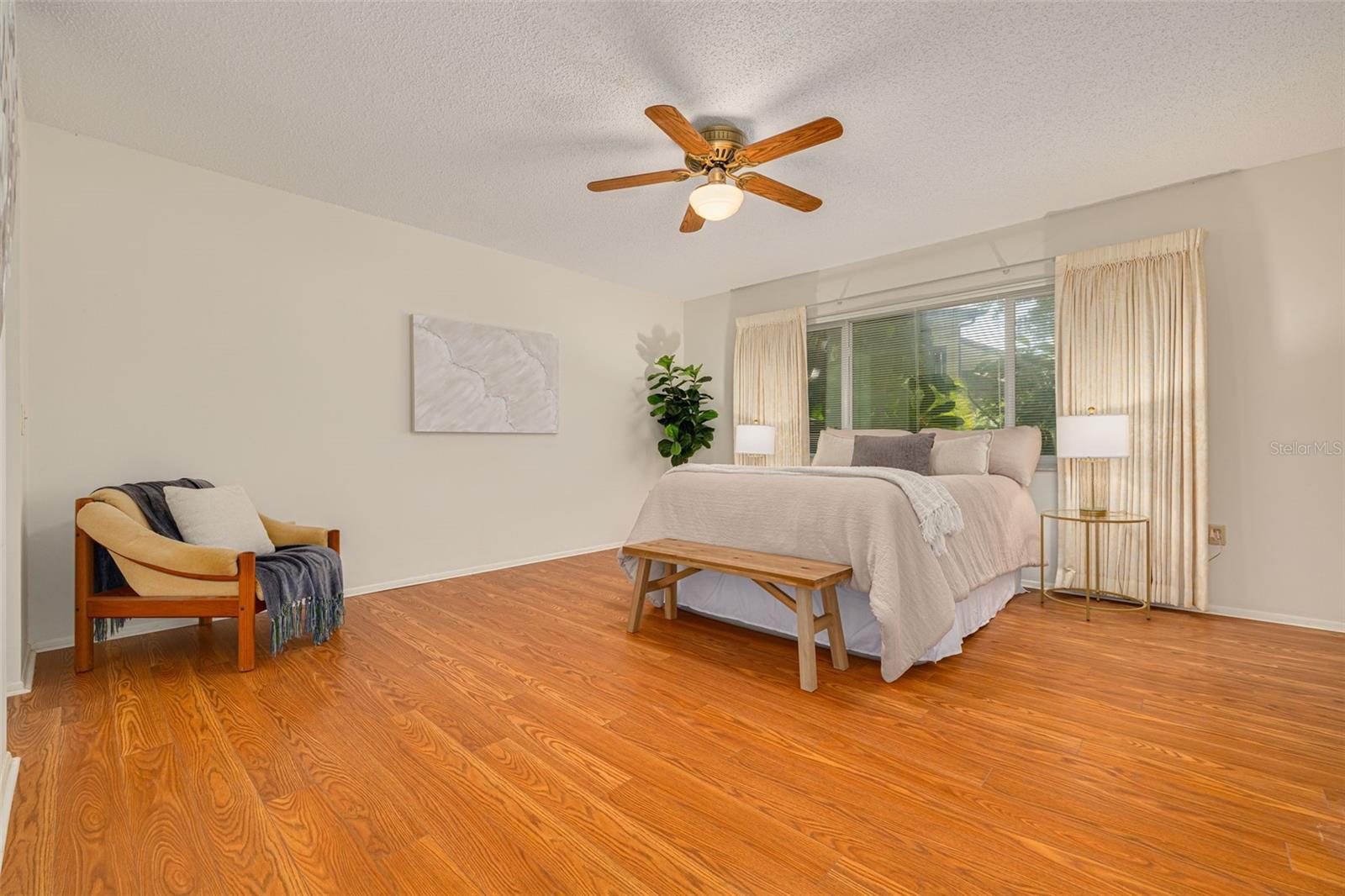 1st floor primary bedroom