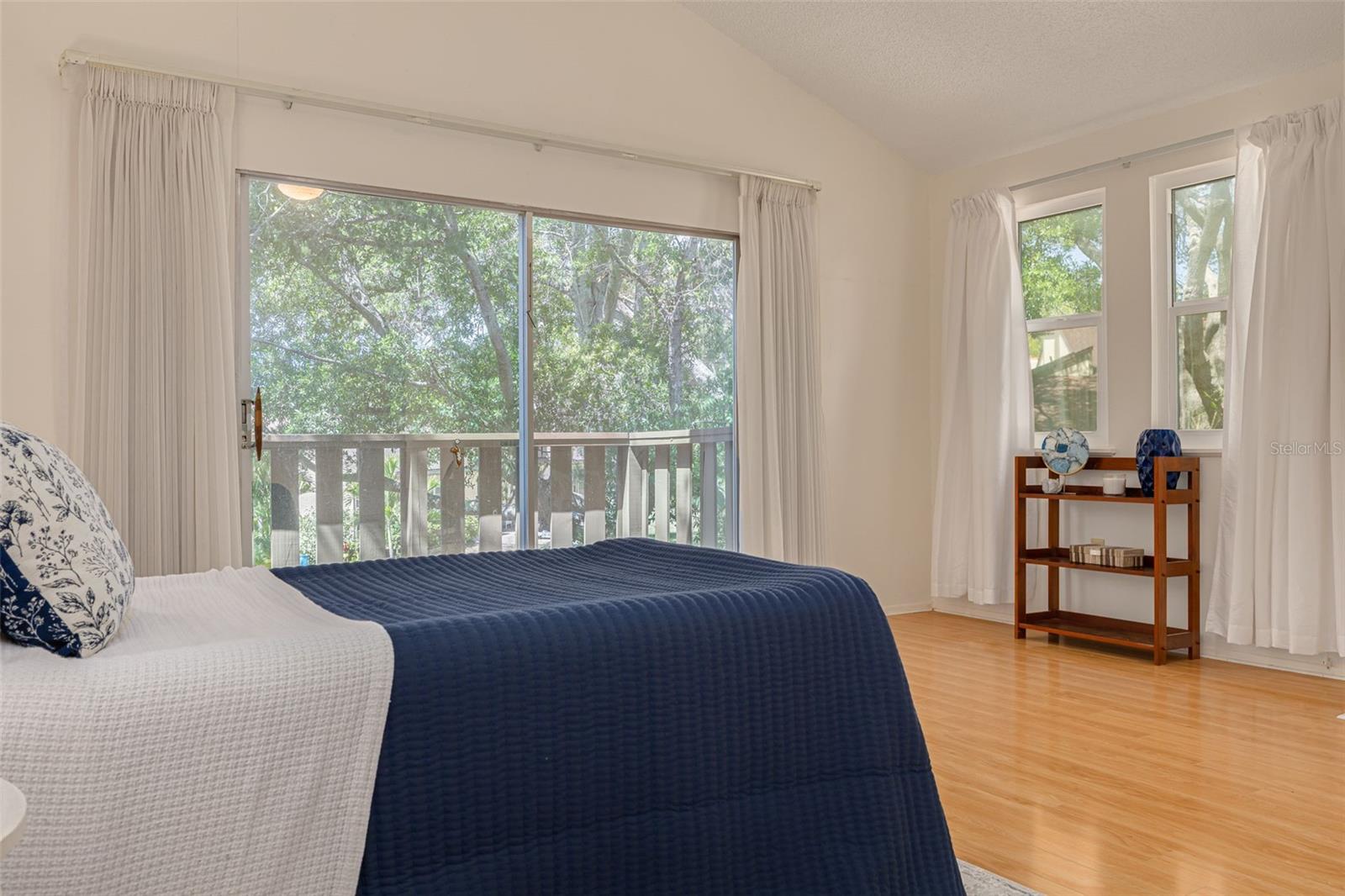 2nd floor bedroom with en-suite bathroom