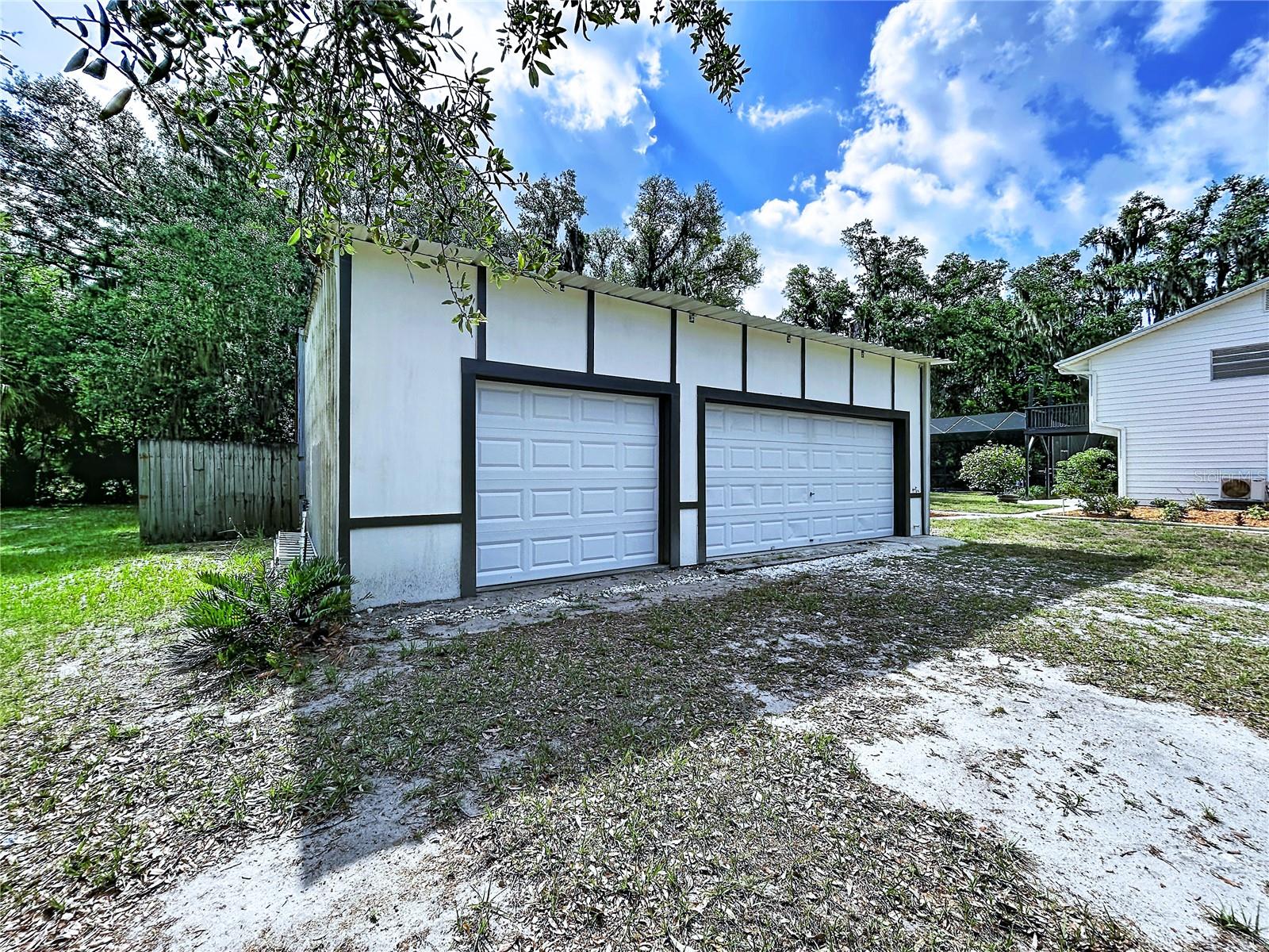 Shop/Garage