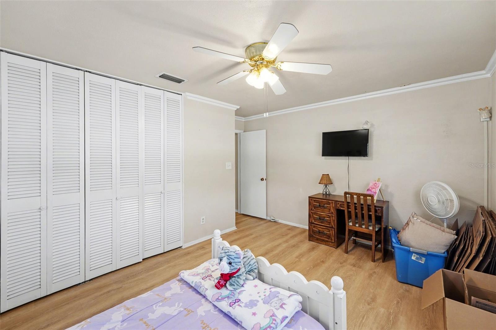 2nd bedroom
