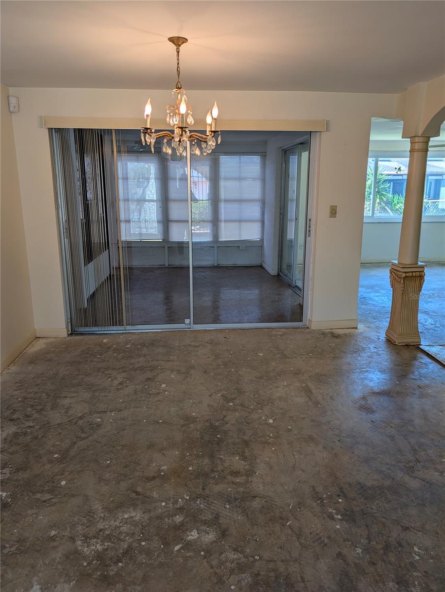 Dining Room  7.11X11.03