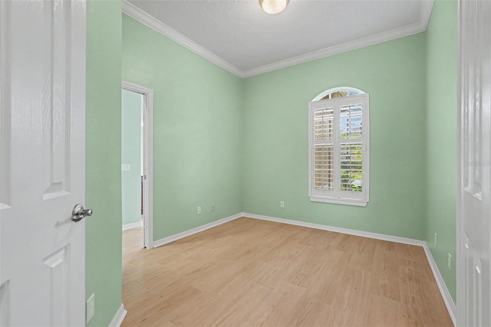Office space next to primary room