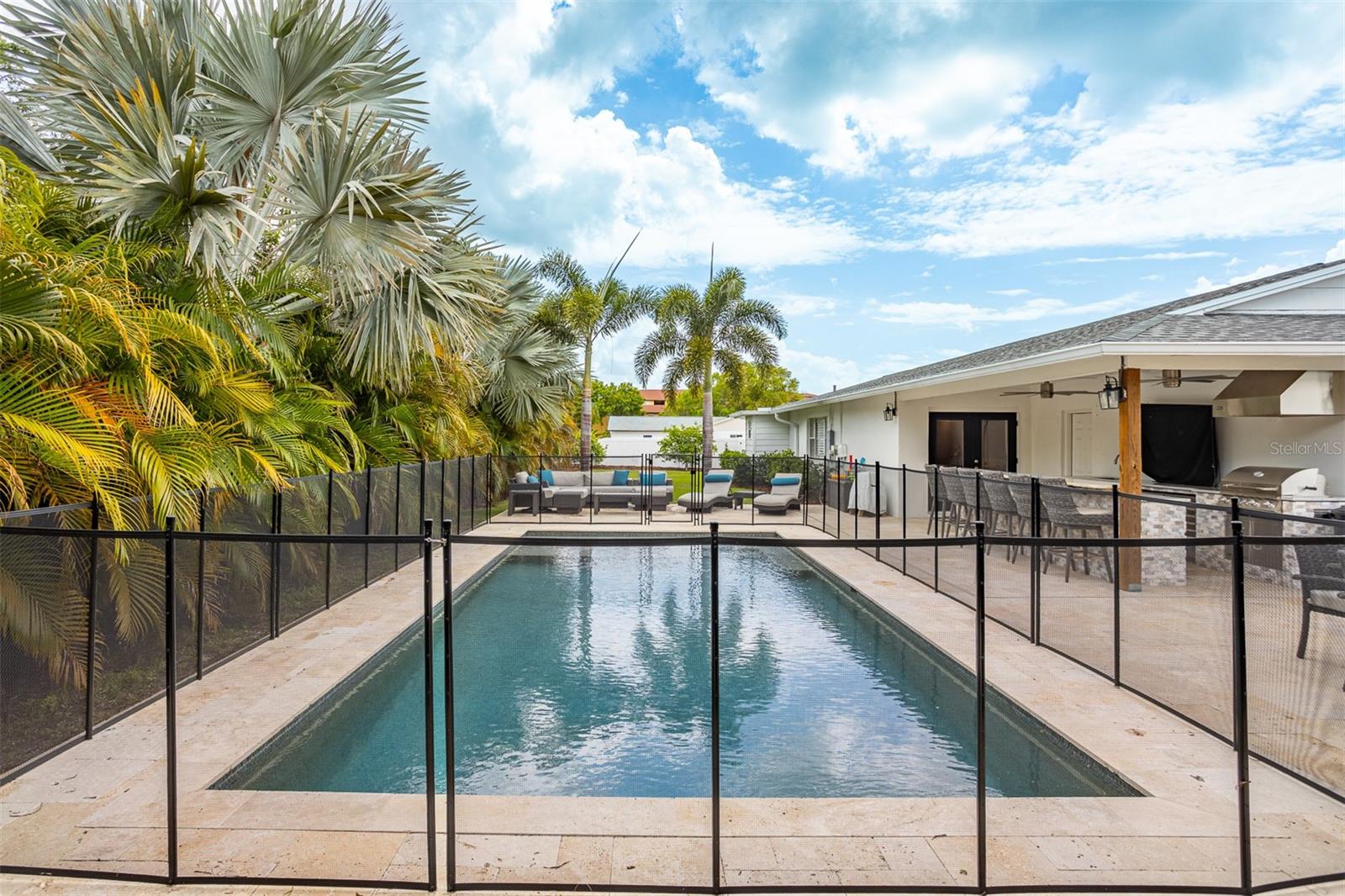 TB8500573
