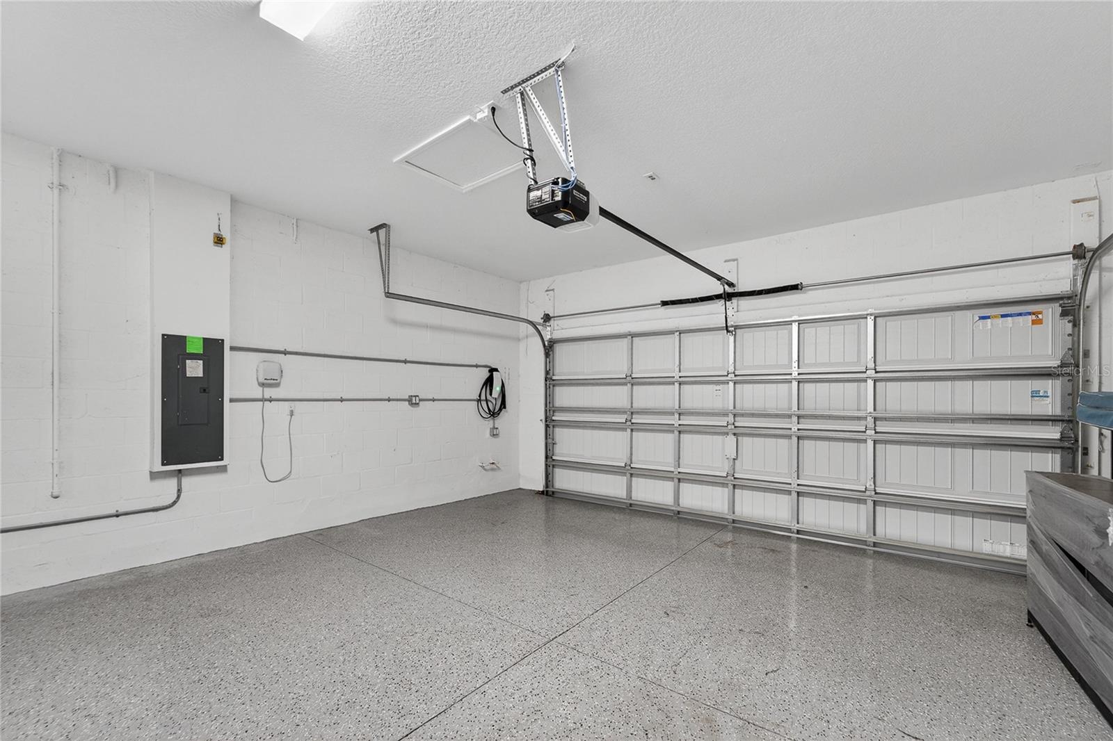 Tandem garage