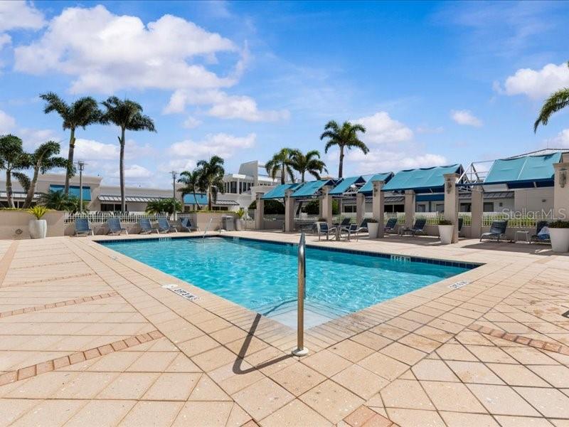 Fifth floor amenity pool