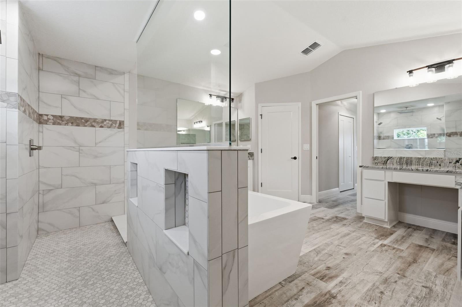 Alt Shower View