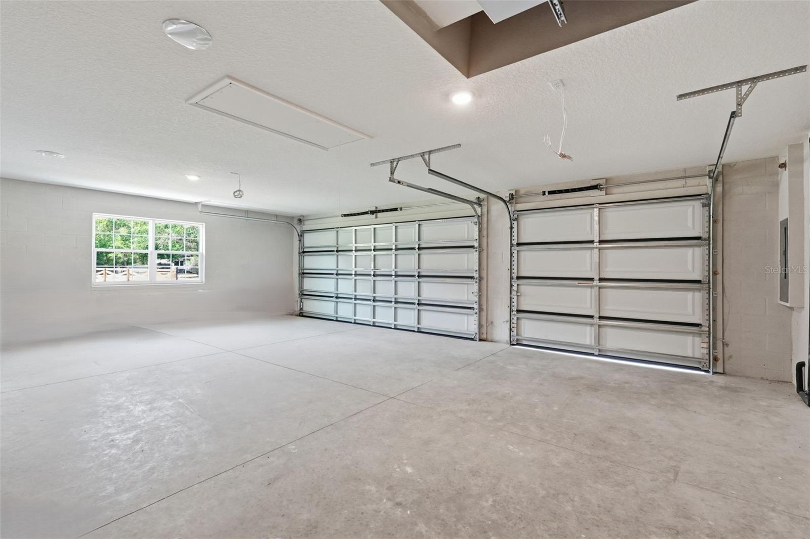 Oversized Side-Load 3 Car Garage