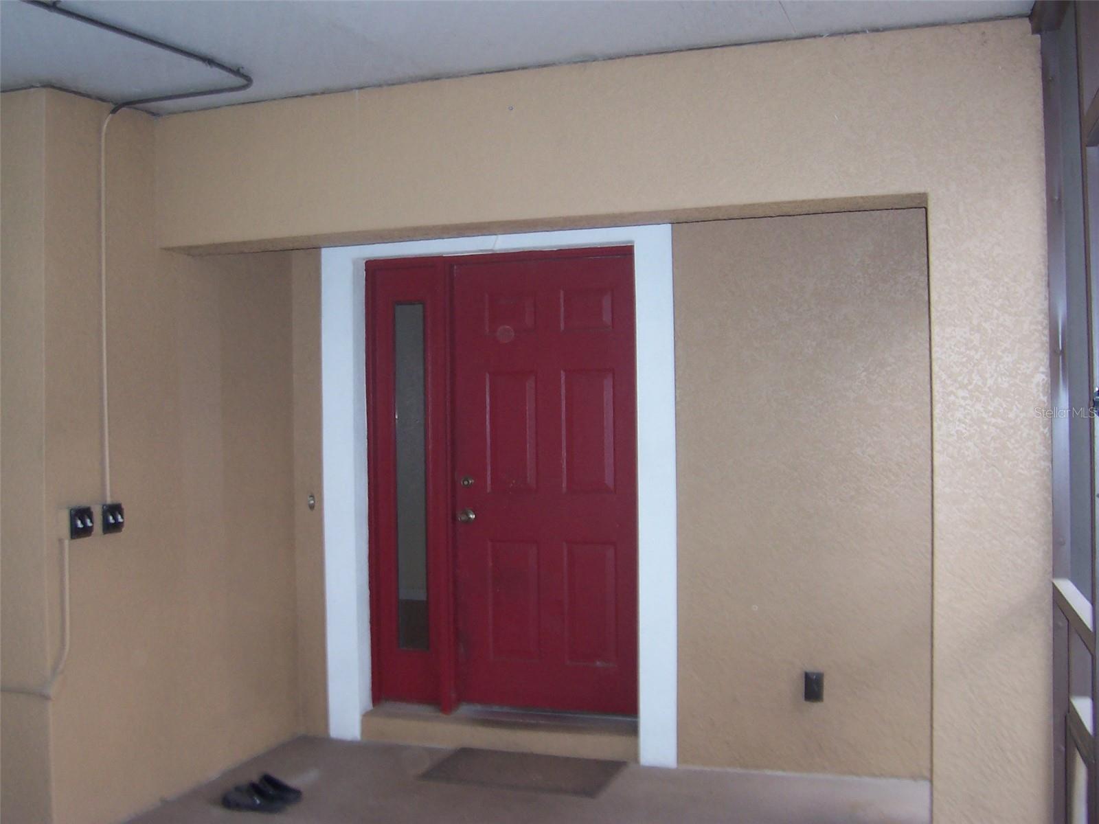 The front door gives you a big hello!!