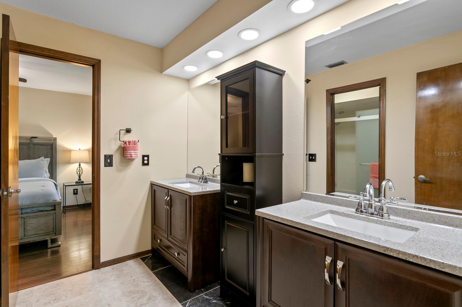 Jack-n-Jill bath on 2nd floor