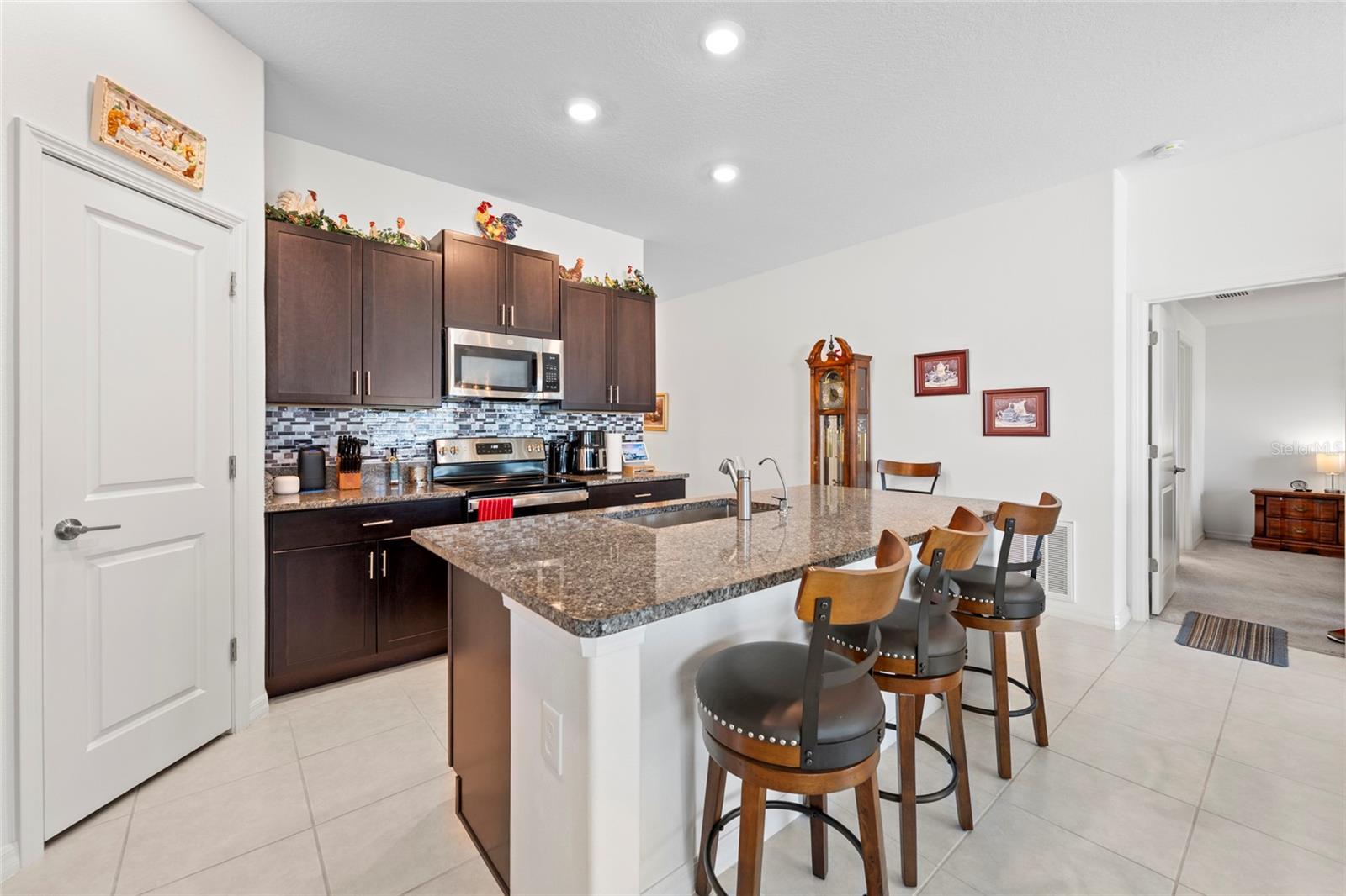 Kitchen with Breakfast Bar