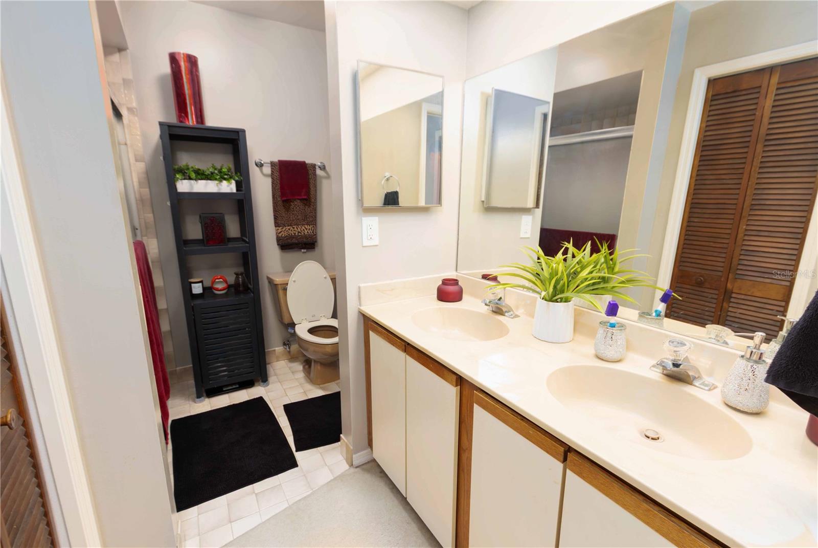 bath 2 (in owners suite)