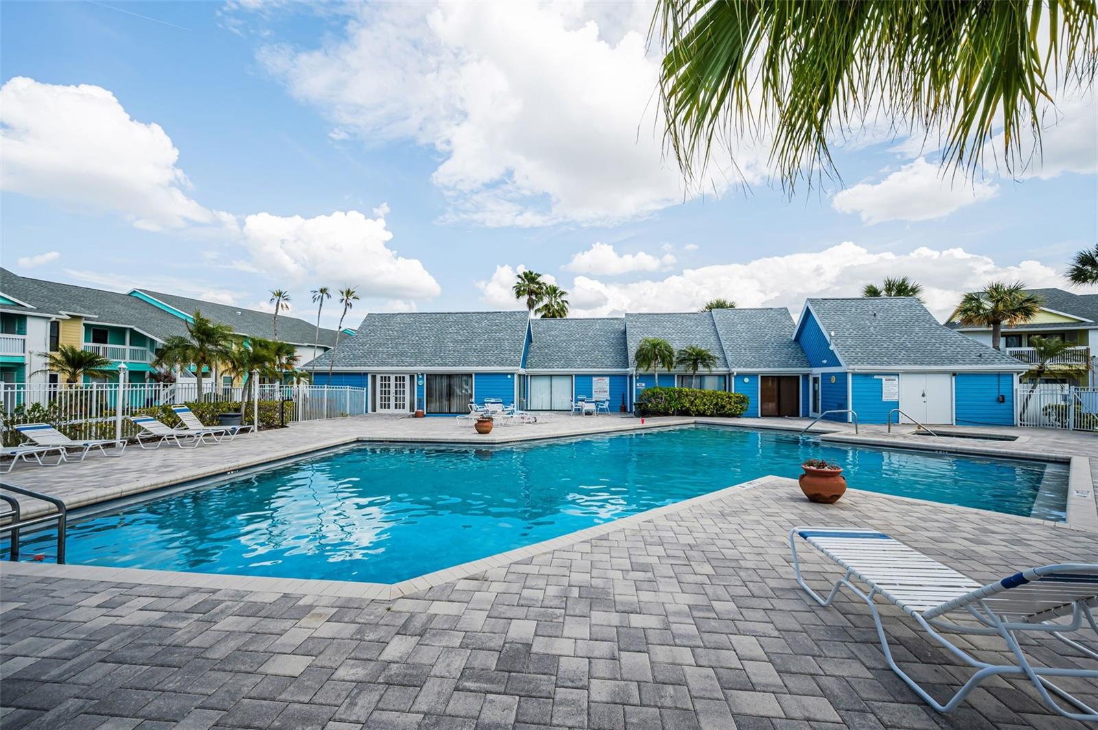 Community Pool and Spa