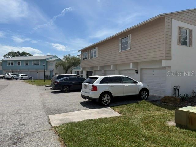 Front street access of home