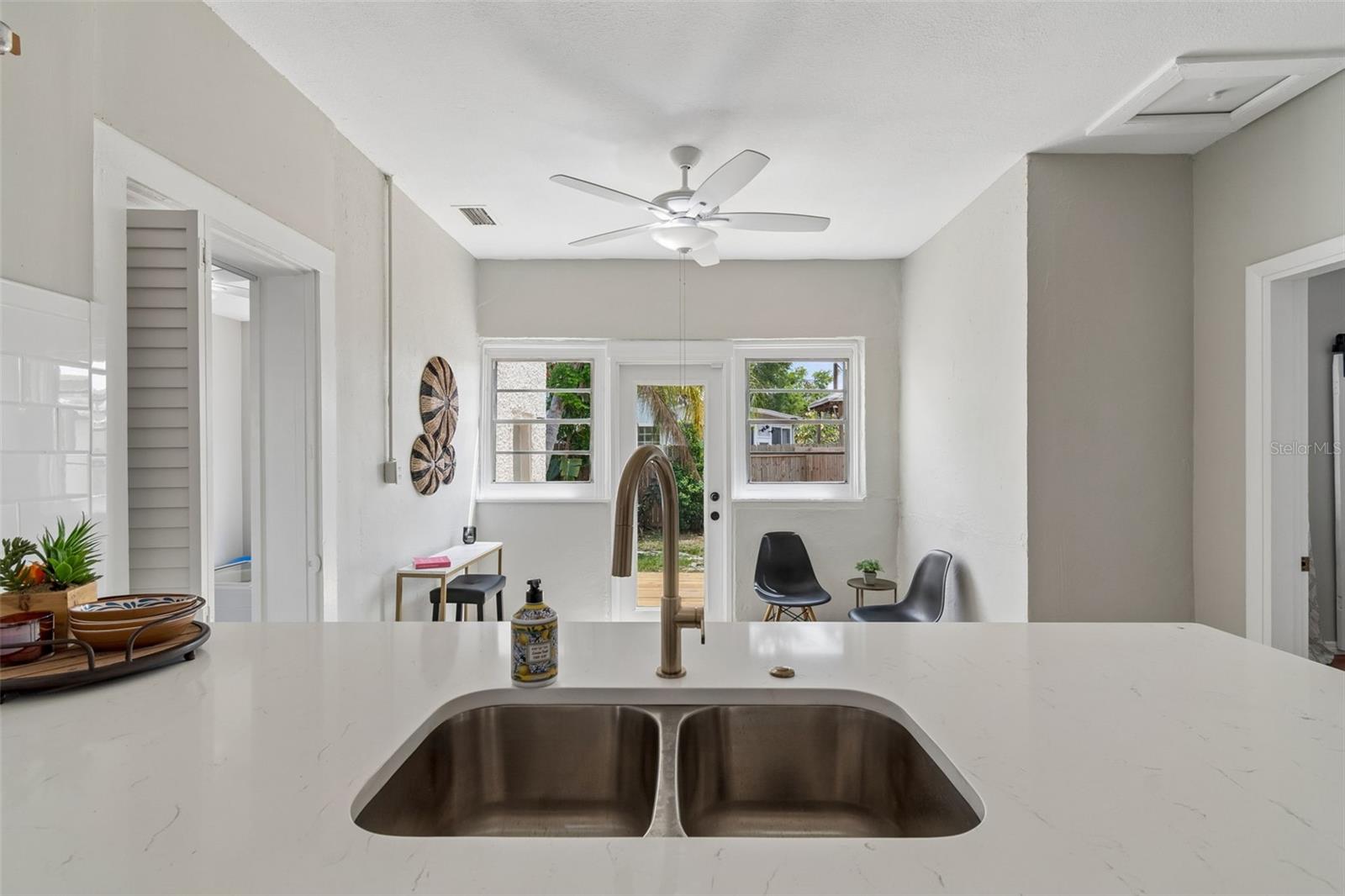 Breakfast bar overlooking breakfast nook